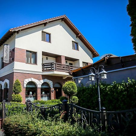 Târgu Jiu Pensiunea Casa Vera מראה חיצוני תמונה